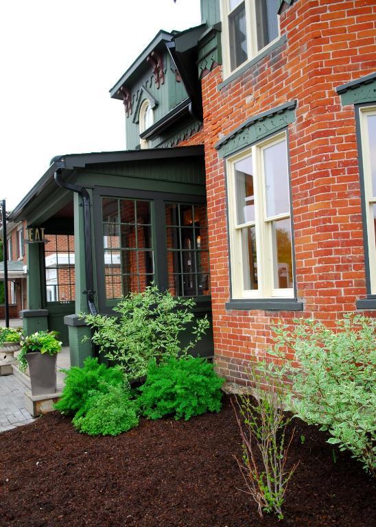 St Andrew Suites Fergus Exterior foto